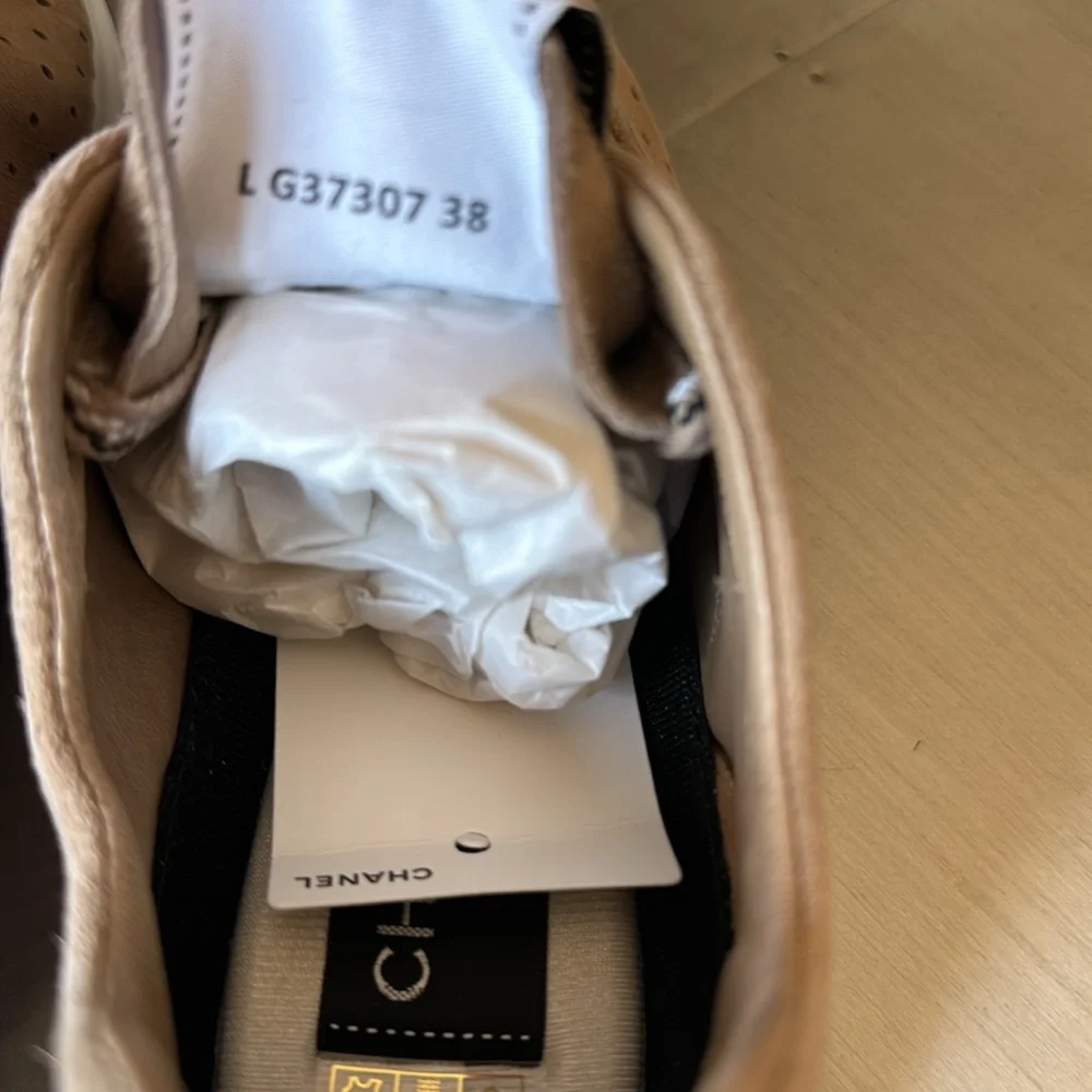 Chanel 21p beige dark suede goatskin sneaker trainer flat sz 38